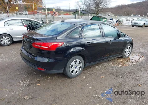 2016 Ford Focus S z USA, uszkodzony, nr VIN 1FADP3E28GL378042